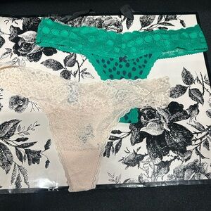 NWOT Aerie Lace Thong panties SIZE L